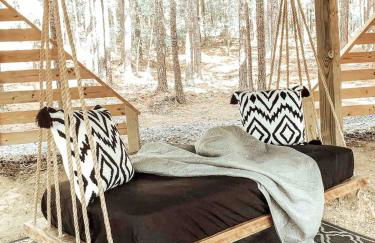 Secluded Treehouse Rental Ideal for Glamping in Alabama - Foto 27