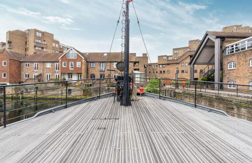 Charming houseboat featuring a sauna - Photo 48