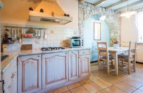 Villa Giovanna, a charming Villa with pool in a beautiful landscaped garden - Foto 10