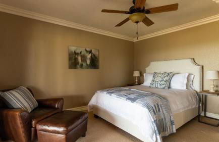 4.5 Acre Secluded Ranch w Panoramic Views • Fire Pit Olive Ranch by AvantStay - Foto 46