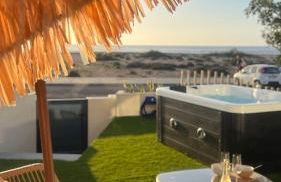 Amber Skies Seafront Retreat - Photo 36