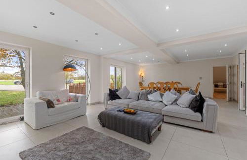 Home with Natural Mineral Spring Water near Stamford - Foto 8