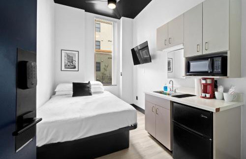 The Neon Elm Hotel - Foto 9