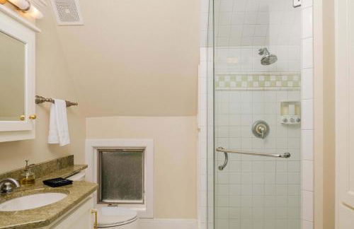 Family Downtown Mansion - Sleeps 13 - Foto 13