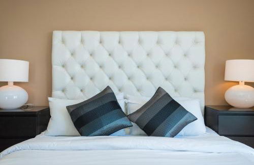 Designer Penthouse 2 Bedroom with Balcony Beverly Hills Adjacent - Foto 72