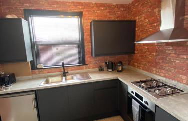 1 bed flat with parking near town centre - Photo 5