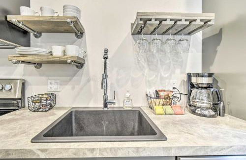 Elkhart Lake Townhome - 20 Mi to Sheboygan! - Foto 10