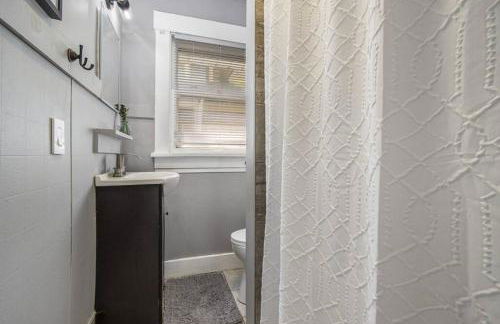 Entire 4 Bdrm Beautiful Home Next to WMU/K College - Foto 18