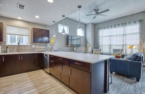 Modern Townhome near Old Town, Breweries, & River! - Foto 8