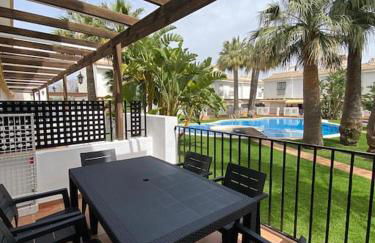 Magnífico Adosado con Piscina en Urb. Palm Beach - Foto 8