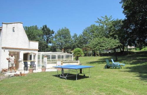 Maison plain pied mitoyenne avec piscine partagée et terrain arboré - Foto 13