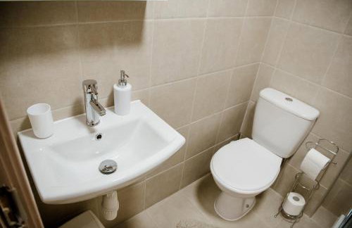 Flats near football clubs - Photo 8