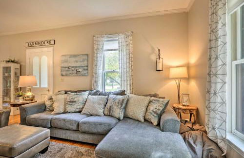 Bright Clear Lake Getaway, 4 Blocks to Downtown! - Foto 7