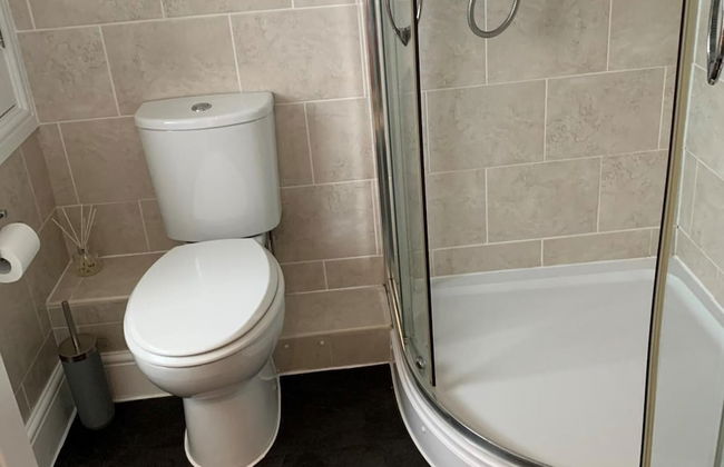 One Bedroom Flat, Sleeps 4, Balcony & Free Parking - Foto 18