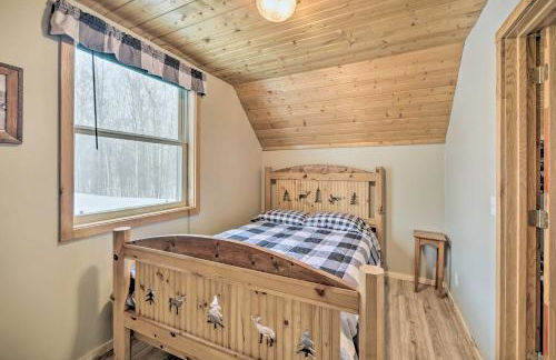 Cozy Birchwood Retreat on UTV Trail with Hot Tub! - Foto 22