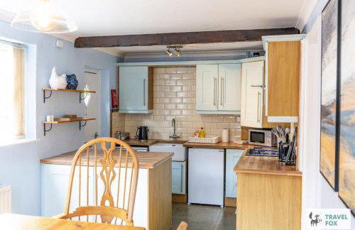 Smithy Bank Cottage - with free parking! - Photo 7