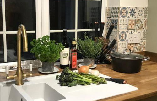 Cosy Cottage in Medieval Conwy with garden and parking - Foto 6