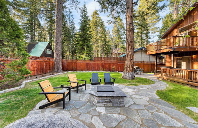 Washoe Chalet by Avantstay Game Room, Hot Tub, Putting Green & Fire Pit - Foto 38