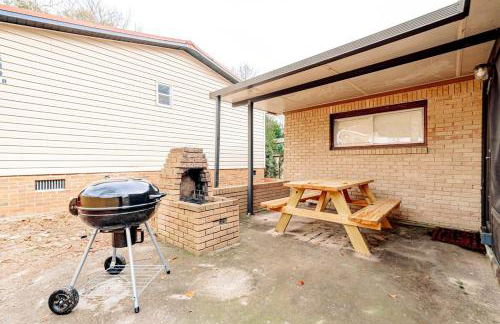 15mins to Downtown- Adorable on Taylor Both Units - Photo 21