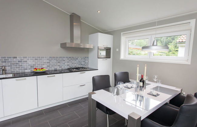 3 bedroom House in IJhorst with swimming pool and terrace - Photo 5