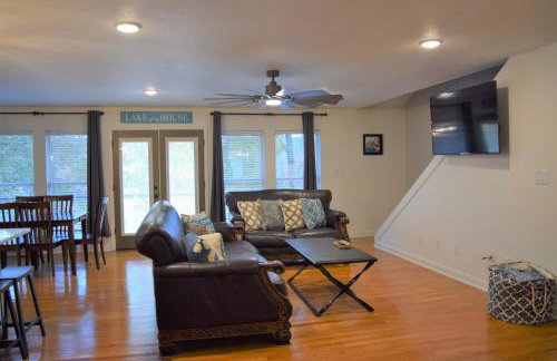 Gathering Place Big, with Dock, Fiber, and Tankless WH - Foto 8