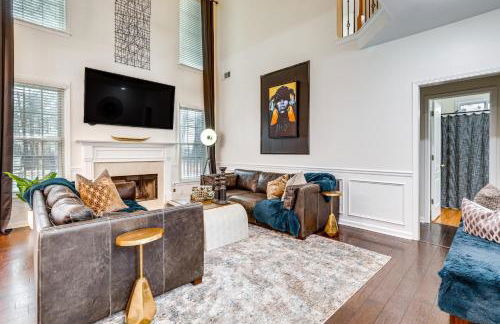 Modern Stone Mountain Home with Spacious Deck, Grill - Foto 3