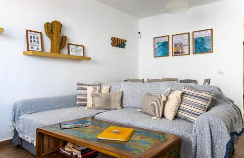 Casa Lili - Shared Pool - Close to Seafront Promenade - Sea Views from upper terrace - Foto 45