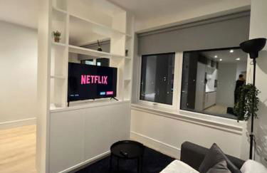 Voyager Haus Apartments, EV Charging Stations, London Heathrow Airport, LHR, Terminal 4, RE-Energise & GO - Foto 22