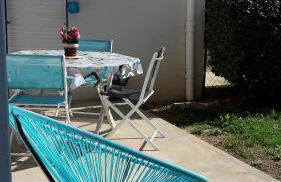 SUPERBE APPART AVEC JARDIN ET PISCINE - Foto 8