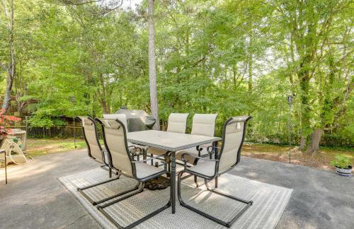 4 Mi to Stone Mountain Retreat with Office! - Foto 3