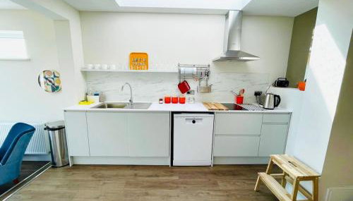 Brand New Cosy Cowes Cottage , 3 Bedroom, Sleeps 5 - Foto 2