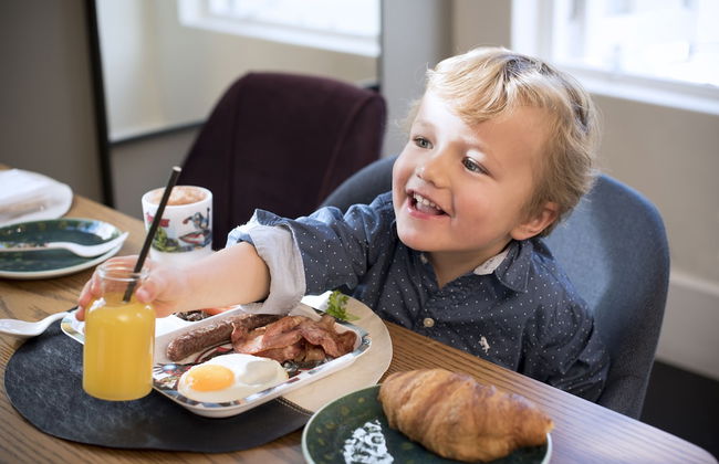 More Quarters Hotel - Photo 42