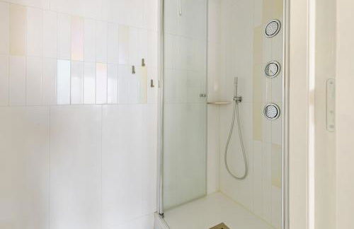 Suite 2 à 4 personnes lit rond Bergson Stade Zénith - Foto 5