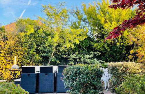 Gorwel is an Art Deco 1930s villa with sea views - Foto 33