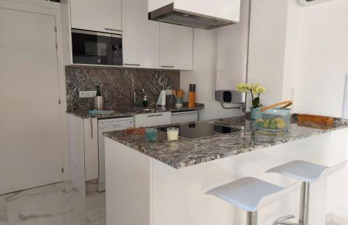 NIDO DEL AMOR deluxe 1a linéa Terraza Indoorpool Wifi Aire Netflix 10 metros a Cala del Pino - Foto 8