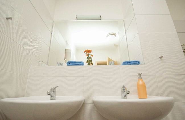 Chalet in Czechia's Tranquil Residential Area - Foto 9