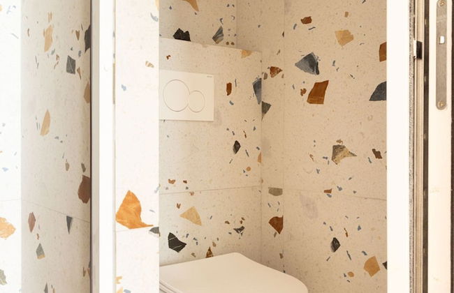 Elegance & Comfort With A/C in the Heart of 11th - Photo 16