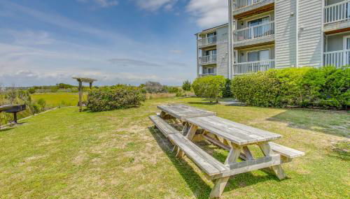 Ocean-View Balcony Carolina Beach Condo! - Foto 2