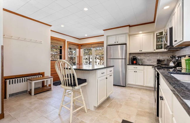 Bayview Beach Cottage For 4! - Photo 20