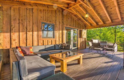 Couples Treehouse Retreat with Hot Tub and Views - Foto 28