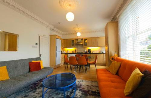 Beautiful Kensington Home with 4 beds, only 3 Minutes walk to Earls Court Station - Photo 8