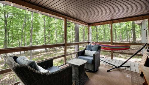 Dog-Friendly w Hot Tub, Fire Pit & River Access - Foto 3