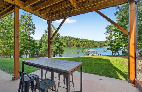 Dockside of the Moon - Photo 44