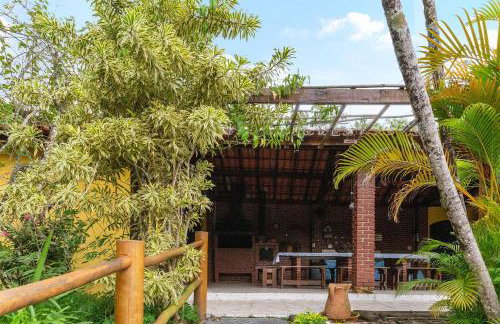 Piscina, jardim, área gourmet e vista arborizada - Foto 9