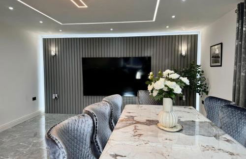 Lux 7 Bedroom residence - Photo 9