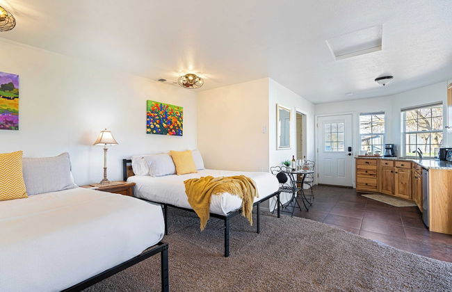 Victorian Manor In Paso Robles Wine Country + Pool, Hot Tub, Firepit, Tennis Court Sleeps 28 - Photo 42