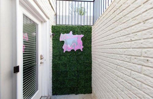 Modern 2BR Retreat, Close to DC & Airport - Photo 5