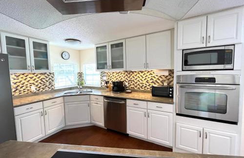 NEW Daytona Beach - Cozy Vacation Home with Saltwater Pool - Foto 16