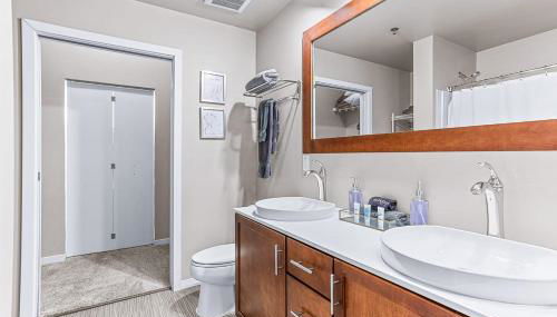 2 Luxe 2BR Apts Near Big House w Parking & Gym - Foto 4