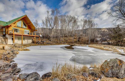 Deck and Pond Views! 2-Acre, Woodsy Rocky Mtn Haven - Foto 28